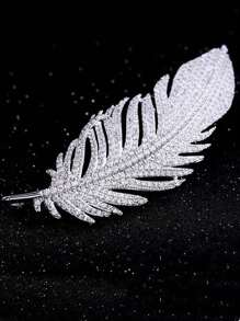 1 pieza Broche de pluma clásico con rhinestones elaborados, alfiler de solapa elegante y de moda de alta gama, accesorio de regalo premium para vestidos, bolsos, camisas, chaquetas, joyería, ropa de Navidad, Halloween, regalos divertidos y lindos para maestros