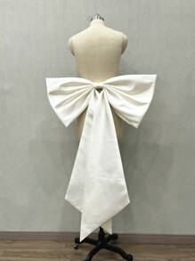 1 件超大号黑色缎面蝴蝶结后背装饰，可调节腰带，配有可拆卸黑色拖尾，适合腰部/连衣裙配饰情人节