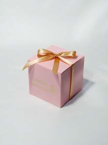 Set de 5 cajas de regalo mini elegantes Umrah Mubarak en color verde y negro con texto dorado y cintas elegantes. Perfectas para guardar caramelos, chocolates y pequeños regalos. Ideales para celebraciones de Umrah, ocasiones religiosas y sorpresas significativas. Empaque para momentos memorables. - 8X8X8cm - Ver 13