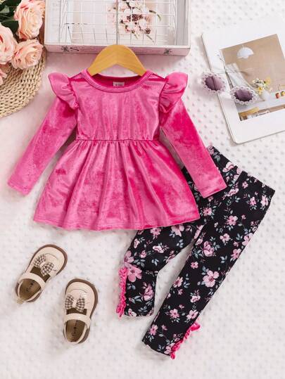 بنطلون مستقيم بطبعة زهرية وكشكشة في الحافة مع كنزة صوفية قصيرة من القطيفة الوردية بياقة مستديرة وأكمام منتفخة، طقم كاجوال للخريف/الشتاء للبنات الصغار