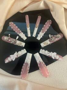 10 Pieces Of Pure Handmade Press-On Nails , 54mm Coffin Type, The Press-On Nails Piece Is Colored With Pink And White, The Press-On Nails Is Inlaid With White Bow Ants, White Three-Dimensional Flowers, White Piano-Playing Little Angels