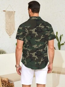 复古印花短袖衬衫，适合身材高大和大码的男士