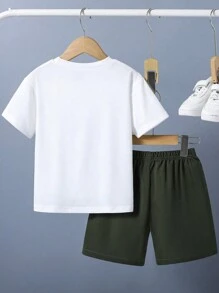Set da 2 pezzi per ragazzo pre-adolescente: maglietta a maniche corte con stampa di orsetto cartoni animati e pantaloncini, outfit estivo