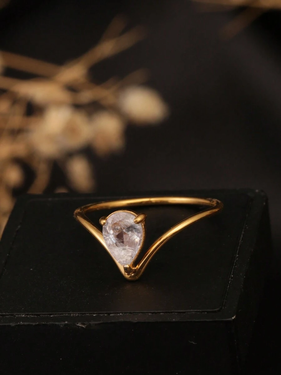 1pc 18K Gold V Shape Zirconia Ring, V Letter Cubic Zirconia Ring, Jewelry Gift For Women, Mothers, Wives, Girls Birthday - Gold - View 1