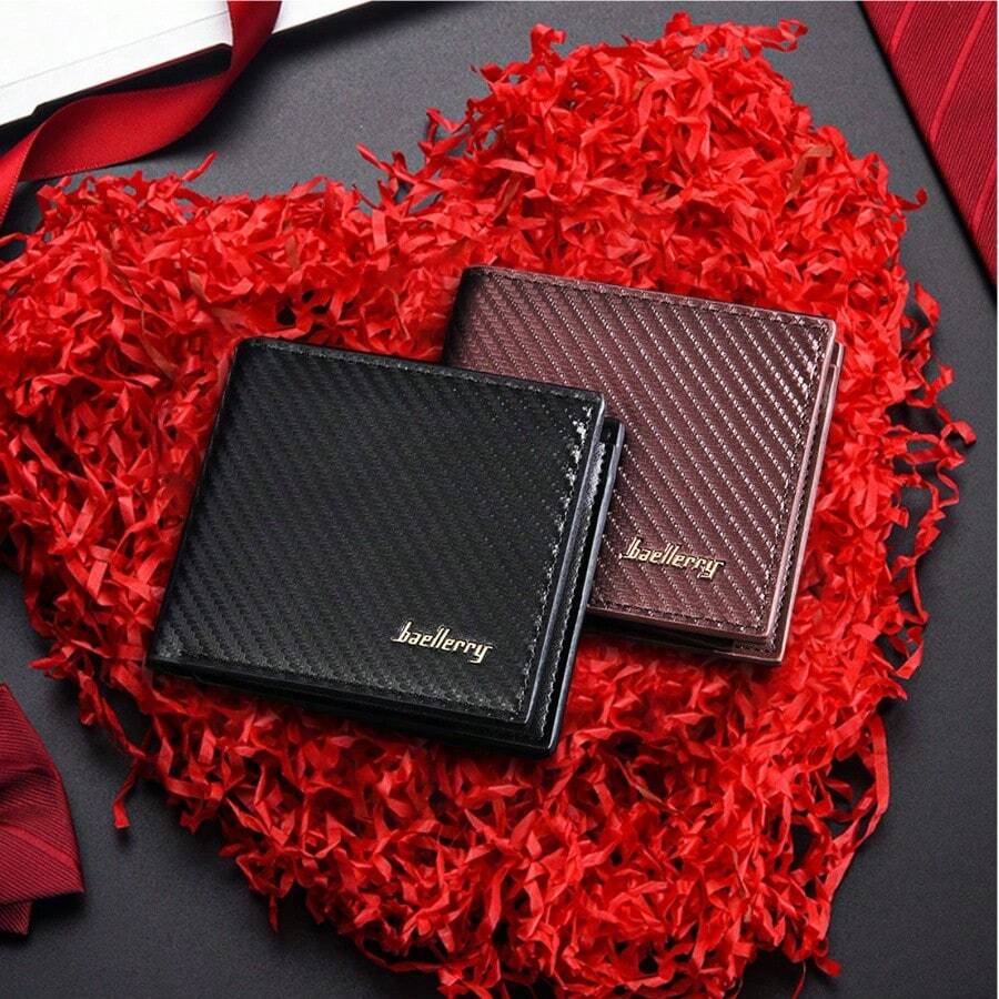 热卖新款时尚复古碳纤维纹理开口拉链短钱包 RFID 多功能大容量名片包信用卡夹零钱包钱包黑色卡夹万圣节钱包小黑钱包零钱包男士钱包圣诞礼物情人节礼物教师节礼物小礼物礼品创意生日礼物送给男士的礼物送给丈夫的礼物