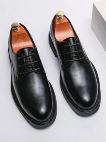 男士时尚优雅商务牛津皮鞋，圆头系带正装鞋，男士纯色防滑耐用鞋底，适合派对、婚礼、社交场合、春秋季节，尺码偏大，建议选择小一码