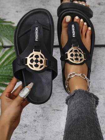 女士厚底厚底凉鞋，金属圆扣装饰，时尚，高端，轻便舒适，欧美风格厚底露趾人字拖，适合户外穿着，加大码，黑色