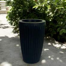 Flower Pots & Planters - 黑色 - 查看 2
