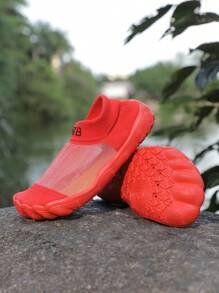 ZVB Sapatos aquáticos para casais, adequados para amantes descalços, calçados de praia femininos com sola macia para natação, mergulho, sandálias de verão de secagem rápida, calçados aquáticos para pesca, antiderrapantes e respiráveis - Vermelho - Ver 5