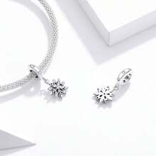 WOSTU 1 Stück 925 Sterlingsilber glänzender Winter Schneeflocken Charm Perlen Anhänger, geeignet für DIY Armband Halskette Schmuckherstellung, Geschenkidee für Mädchen & Frauen in der Ferienzeit