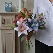 人造百合，19.7 英寸（2 头）人造花，有多种颜色可选，手工制作的花瓣，配有柔软的布料和塑料树枝，适合 DIY 插花，电影假花装饰，情人节装饰花，复古百合丝花人造花，家居装饰客厅卧室餐厅装饰 - 彩色 - 查看 5