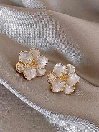 1pc Fashion 3D Glazed Flower Stud Earrings, Minimalist Design Earring Accessories, Versatile And Elegant Valentines