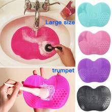 带吸盘的硅胶苹果设计粗糙纹理垫，硅胶粗糙纹理垫美容工具，化妆刷清洁垫，有大号和小号可供选择，圣诞礼物