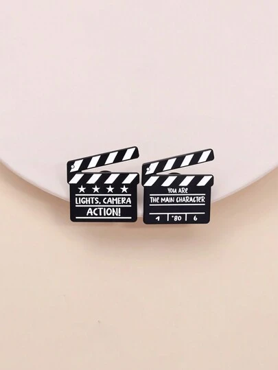 1/2pcs 创意电影场记板胸针卡通徽章，时尚饰品适合男女日常佩戴，可佩戴在衣服和背包上
