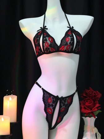 Heart & Lip Print Lace Women's Sexy Lingerie Set, Intimates Hollow Out Perspective Open Bra & Open Crotch Thong,Soft Lace,Sweet Semi-Sheer Seductive Halter Bra & Thong,Golden Heart Ring Decoration Three-Point ,Perfect For Bedrooms, Swim,Honeymoons, Anniversaries,Bridal Shower Gift,Pajama Party, Rave