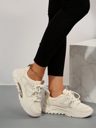 Zapatillas deportivas casuales de malla con suela gruesa y versátiles para mujer, color blanco, transpirables, con suela de goma antideslizante, cómodas y con estilo, se recomienda pedir una talla talla grande grande