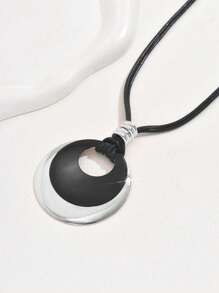 1 件女式时尚吊坠项链复古空心圆形拼色心形几何皮绳长项链，百搭日常毛衣链