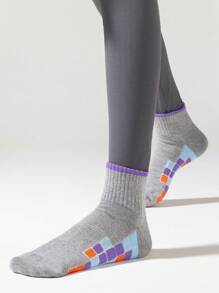 1 paire de chaussettes de cheville pour femmes avec motif de bloc de massage, anti-transpiration, pour l'été, polyvalent pour le quotidien et l'entraînement