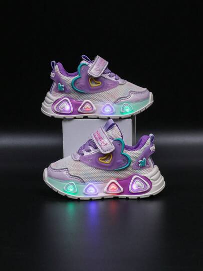 Sneaker casual e carino a collo basso in rete per ragazze, scarpe da corsa sportive traspiranti antiscivolo con luci a LED alla moda, adatte per tutte le stagioni