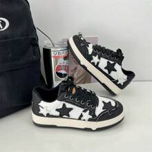Men's 2024 New Casual Platform Shoes, Versatile Elevator Sneakers, Korean Style, High-End Starry Design