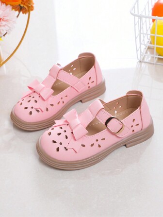 1 双女童简约透气镂空公主软底防滑凉鞋，舒适百搭，适合春夏季