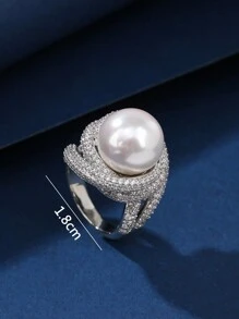 1 件铜材质仿珍珠戒指，时尚优雅，适合送礼、女性日常和节日佩戴