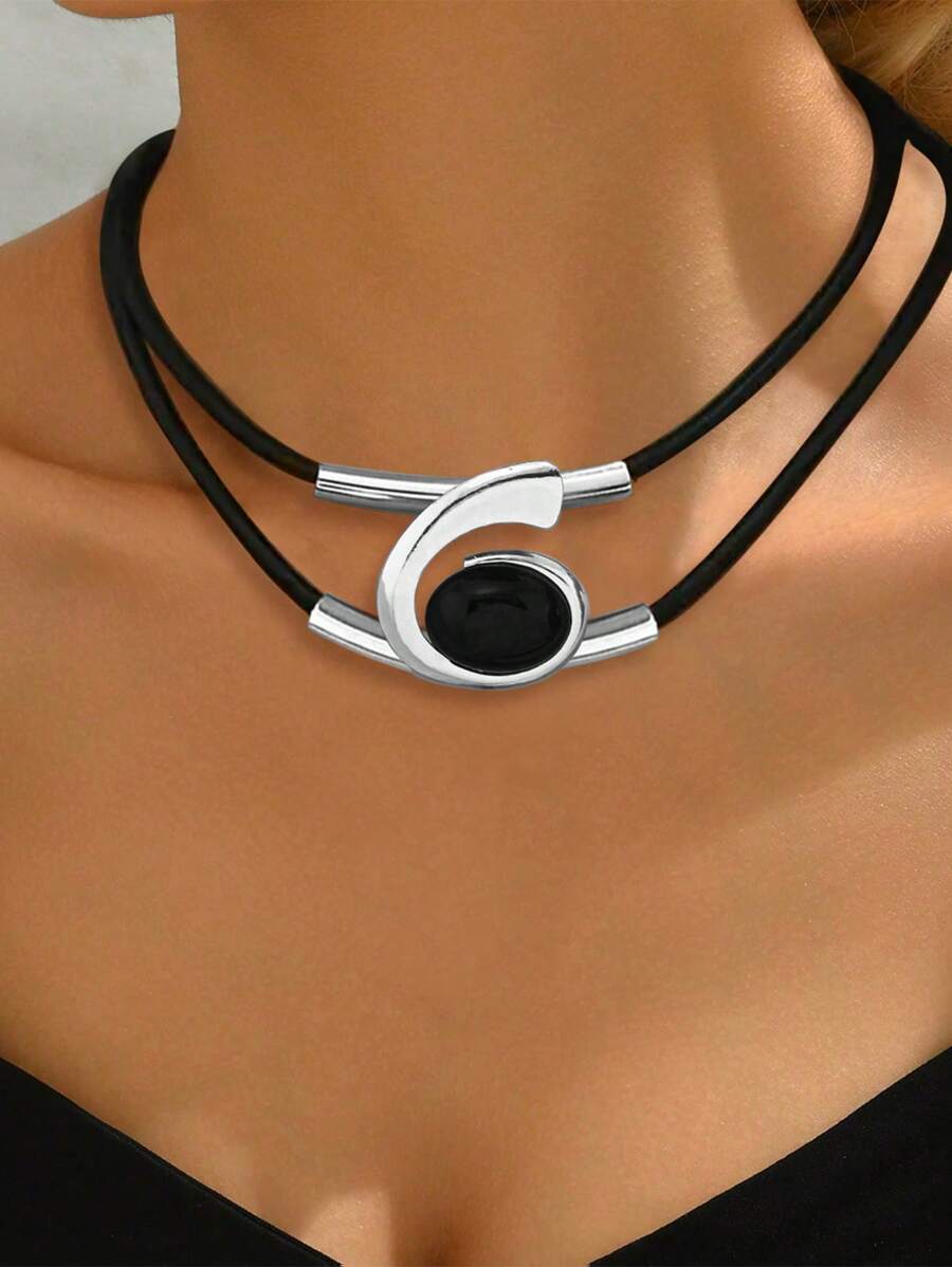 1pc New Creative Versatile Autumn/Winter Collarbone Punk Geometric Pendant Necklace - Silver - View 1