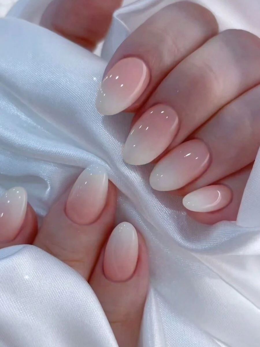 24片装短款椭圆形闪光法式美甲贴纸，婴儿潮一代美甲套装包含：1瓶果冻胶和1把指甲锉。完美适用于短款亚克力指甲，适合女性和女孩日常及派对使用。 - 查看 1