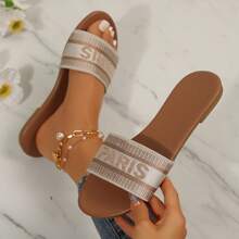 Monogrammed Embroidered Sandals For Women - Comfortable And Stylish Open-Toe Slippers Perfect For Summer And The Beach - Màu be - Xem 1