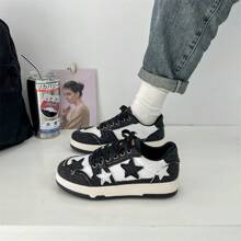 Men's 2024 New Casual Platform Shoes, Versatile Elevator Sneakers, Korean Style, High-End Starry Design
