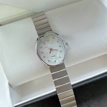 1 Stück modische silberne Damen Lässig Uhr mit Bambusstahlarmband, hochwertiger minimalistischer Zeitmesser für Frauen, Damen, Mädchen, für den täglichen Gebrauch wasserdicht