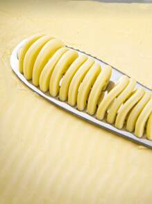 1/2/4pcs Stainless Steel Cheese Knife Cake Slicer Blade Sprinkler Butter Cheese Slicer Butter Knife Butter Knife Butter Knife Cream Knife Stainless Steel Spatula Multi-Purpose Western Food Bread And Jam Knife Household Cheese Knife,Kitchen,Christmas