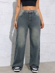 Calça jeans vintage lavada casual e moderna com perna reta