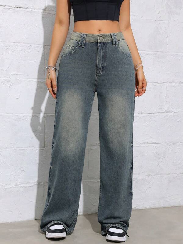 Calça jeans vintage lavada casual e moderna com perna reta