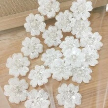 5 件亮片珍珠刺绣花朵布贴，用于婚纱和礼服装饰 - 白色 - 查看 3