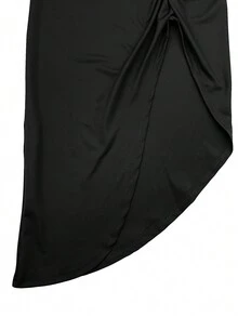 Elegancka sukienka damska z falbaniastym kołnierzykiem, czarna sukienka, jesienno-zimowa sukienka damska, rękawy typu lampion i rozcięcie u dołu, odpowiednia na bale, imprezy, randki, wesela, spotkania, Halloween, Święto Dziękczynienia, Boże Narodzenie, Nowy Rok, styl dojazdów do pracy, elegancka, modna i seksowna sukienka damska.