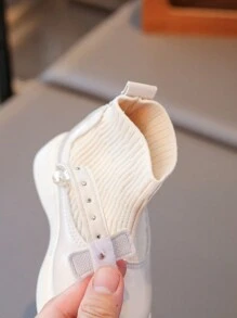 Chaussures  de princesse pour filles, nouvelles chaussures pour enfants  et textile matelassé, printemps et automne 2025, petites chaussures Hanfu pour filles, mocassins à semelle souple, chaussures pour filles