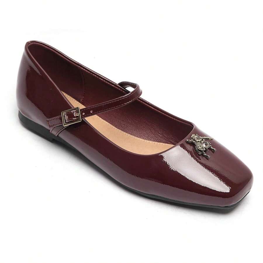 Women's Flat Shoes With Straps And Decoration, Classic Style - Red - View 1