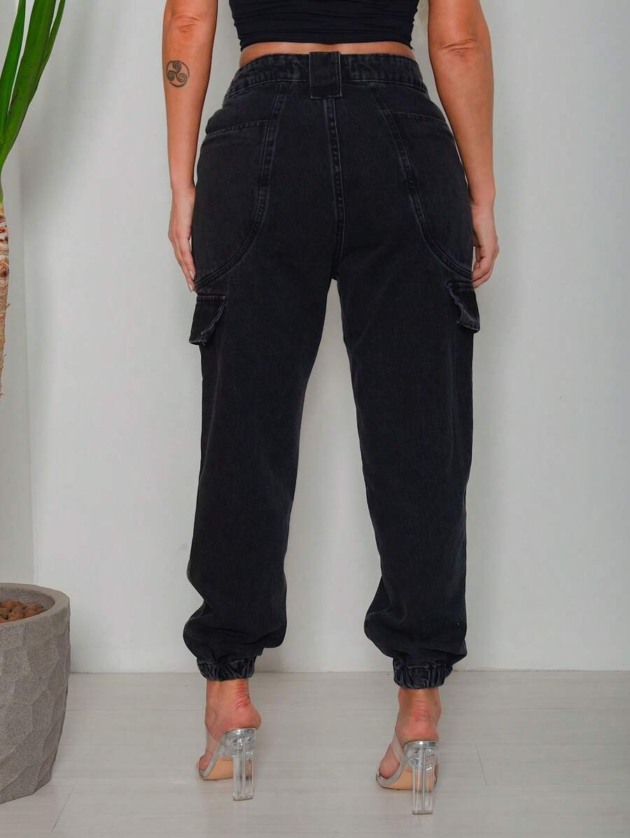 CALÇA CARGO PRETA COM ELÁSTICO NA PERNA - Preto - Visão 1