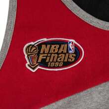 Mitchell & Ness Herren einfarbiges Tank Top mit Rundhalsausschnitt ohne Ärmel und Tiermuster-Einsätzen