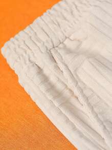 男士纯色圆领短袖 T 恤和短裤休闲装