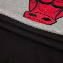 Mitchell & Ness Herren einfarbiges Tank Top mit Rundhalsausschnitt ohne Ärmel und Tiermuster-Einsätzen