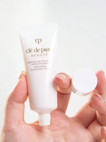 CPB 20ml 富含氨基酸的温和洁面泡沫。奢华泡沫有效去除杂质并清洁皮肤。深层滋润和滋养肌肤，让肌肤感觉柔软有光泽。