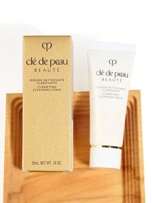 CPB CLARIFYING CLEANSING FOAM N 20ml Enriched With Amino Acids And Extra-Gentle Exfoliating Beads. Cleanses By Effectively Removing Impurities And Excess Sebum With A Light Foam. Leaves Skin Clear, Bright And Refined While Feeling Deeply Nourished. - For Oily Skin 20ml - 查看 3