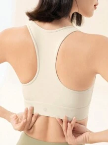 361degree V-Neck Widetrap Sports Bra For Women, Seamless Wire-Free Yoga Bra Top, Front Zip Closure, Suitable For Periods, Can Be Worn Outerwear, Zipper With Buckle To Prevent Detachment, Multi-Wearing, High-Elastic Breathable Abrasion-Resistant Fabric, X-Back Design For Anti-Sag, Anti-Shock, Suitable For High-Intensity Running, Yoga, Fitness, Everyday Wear - Creamy White - View 2