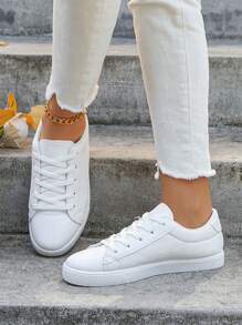 Zapatillas blancas de moda para mujer talla grande, zapatos deportivos casuales de cordones con suela plana para la escuela y uso diario (por favor, pide un tamaño talla grande grande ya que estos zapatos son talla grande pequeños) - Blanco - Ver 4