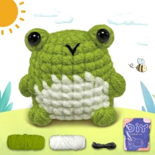 Set de 2 piezas de ganchillo con diseño de rana, kit de ganchillo de animales para principiantes con ganchos de ganchillo, lana, muñeca y kit de ganchillo de animales positivos con tutoriales en video paso a paso, regalo creativo para festivales y suministros de fiesta de cumpleaños, decoración de arte y artesanía para el hogar (accesorios en color aleatorio)