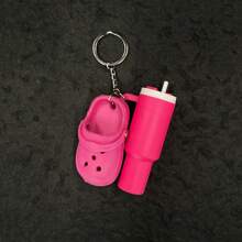 Mini bottiglia d'acqua e portachiavi a forma di scarpa, elegante mini tazza staccabile, scatola portamatite, accessori per borse, ciondoli per borse, mini bicchiere portachiavi, ciondolo creativo, accessori per auto, accessori per la scuola, accessori carini in stile gotico e Y2K