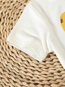 2 件装年轻女孩休闲可爱蝴蝶和心形印花图案柔软针织面料短袖 T 恤和牛仔效果打底裤套装，春夏