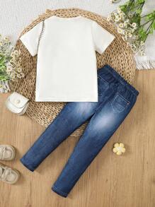 2 件装年轻女孩休闲可爱蝴蝶和心形印花图案柔软针织面料短袖 T 恤和牛仔效果打底裤套装，春夏